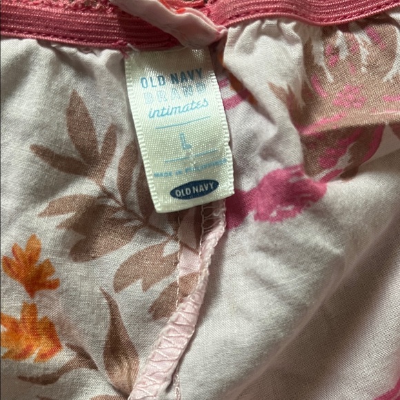 Floral Print Shorts with Pink Trim - Picture 4 of 6